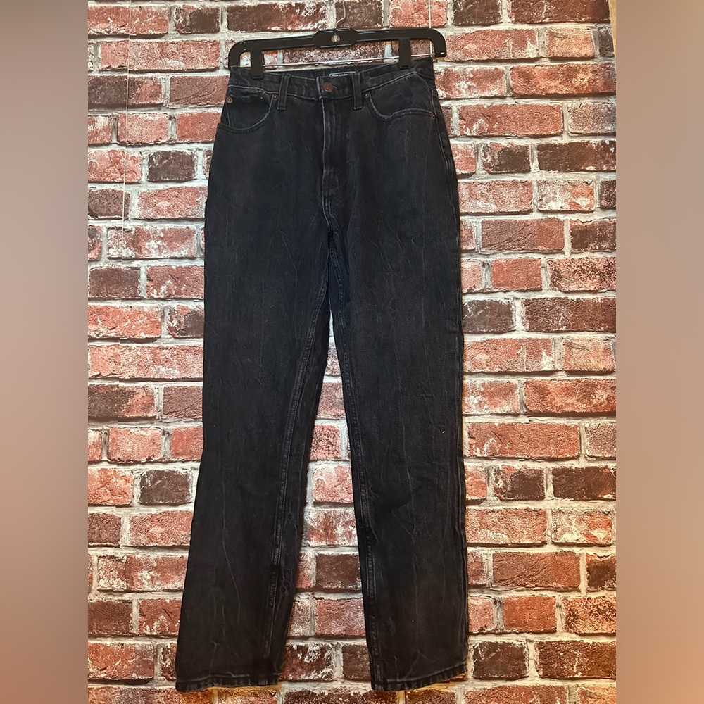 Abercrombie & Fitch Curve Love High Rise Mom Jean // black // size:24